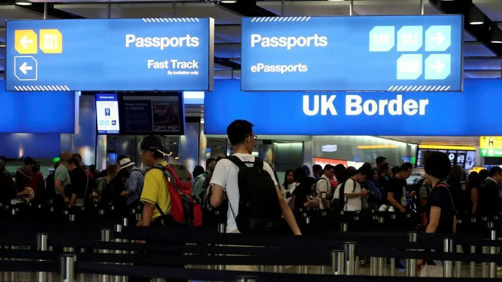 Dual nationals face scramble for UK passports as new rules come into force - 3