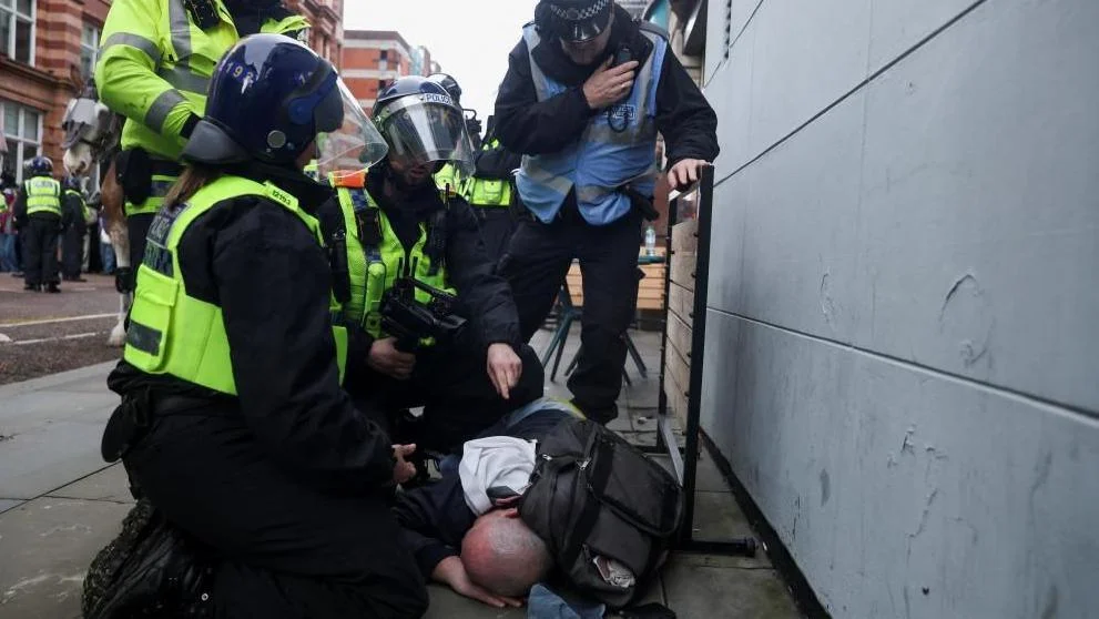 Arrests amid Britain First march and protests - 3