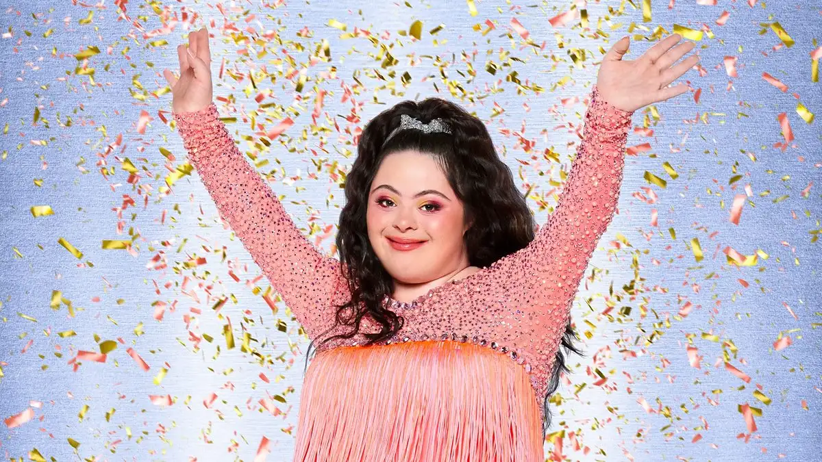 Strictly star Ellie Goldstein back on the dancefloor by royal appointment - 4