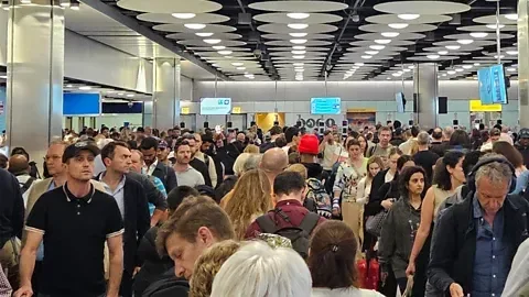 Biometric checks stalled again for cross-Channel travellers - 3