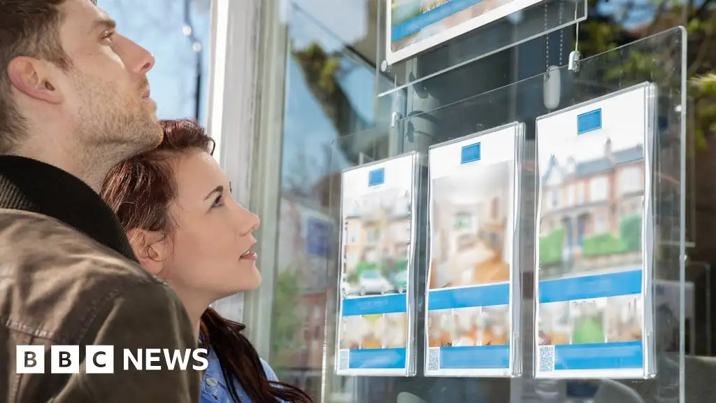 Homeowners face higher mortgage rates as Donald Trump's Iran war hits FTSE 100 - 4