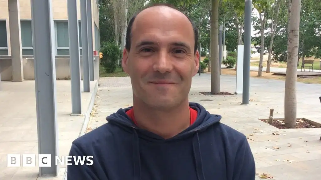 I was balding at 24 and couldn't stand the embarrassment. Then I discovered the treatment that works '100% of the time' and it transformed my life - 1