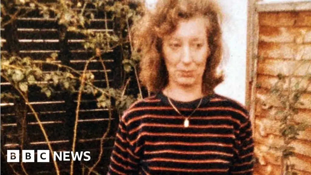 Left-handers may have competitive advantage over right-handed people - 4