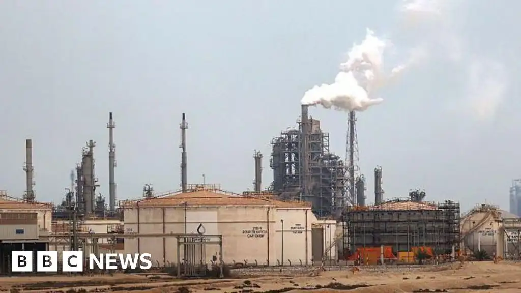 Oil and gas prices rapidly rise as Iran war shows no signs of letting up - 2