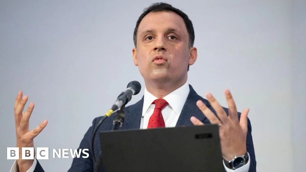 Keir Starmer latest LIVE: Huge blow to PM as Scottish Labour leader Anas Sarwar calls for him to resign - 4