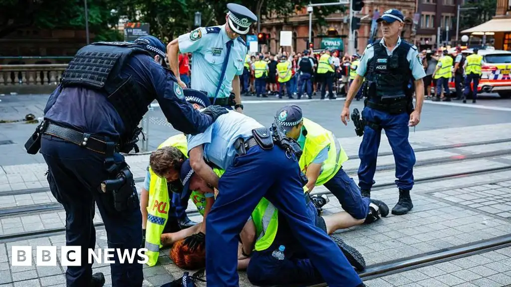 NSW police end restriction on protests now Israeli president has left the country - 1