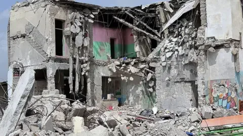 Video Shows US Tomahawk Strike Girls' School... - 2