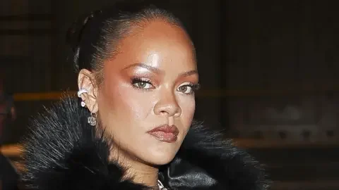 Woman faces first court appearance after shots were fired at Rihanna's house - 1