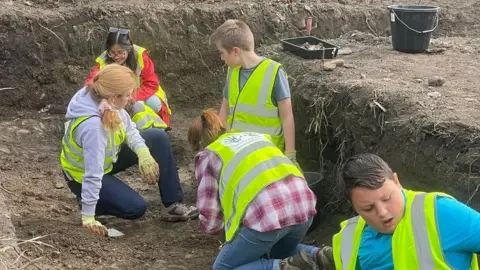 Archaeologists astounded by Roman villa found in Wales - 4
