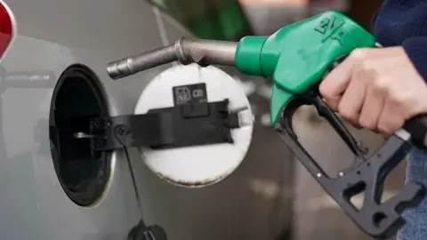 Jersey scraps phase-out of petrol and diesel cars - 1