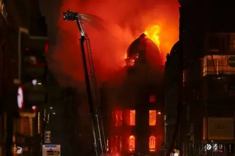 Glasgow Central: Station remains closed in aftermath of fire - 1