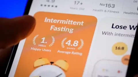 What fasting REALLY does to you: Our top dietician reveals exact hour it turns on your body's fat-burning switch, side-effects you need to power through... and meal plan to maximise weight loss and boost health - 4