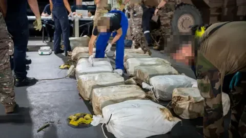 Over the past month, French authorities have seized nearly 12 tonnes of cocaine around Polynesia - 1