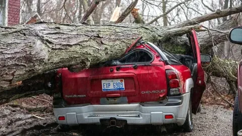 Tornadoes kill 6 people in Michigan and Oklahoma as powerful storms hit nation’s midsection - 1