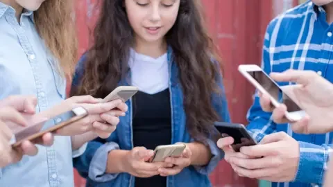 Starmer says government remains ‘open-minded’ about social media ban for under-16s – UK politics live - 4