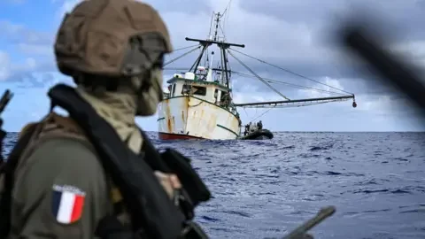 Over the past month, French authorities have seized nearly 12 tonnes of cocaine around Polynesia - 2
