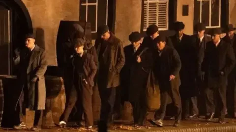 Govt. mulling deploying Indian Navy to escort ships stranded in Persian Gulf: Govt. source - 3