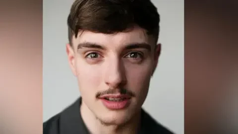 Govt. mulling deploying Indian Navy to escort ships stranded in Persian Gulf: Govt. source - 2