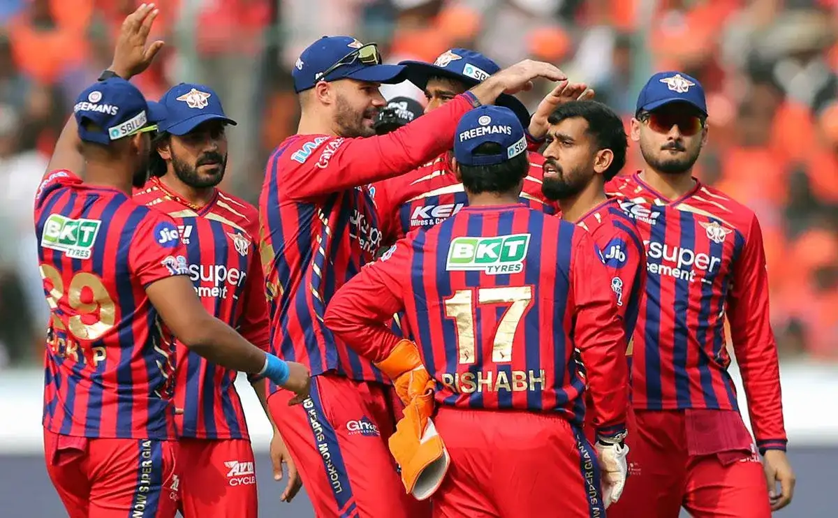 Riders Left Stranded 202-Feet in the Air as Rollercoaster Suddenly Stops on Approach to 89-Degree Drop - 1