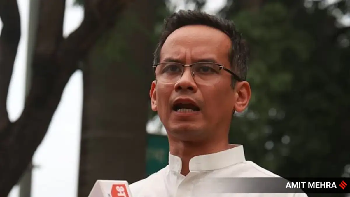 Nearby red dwarf star hosts at least four planets—with one in the habitable zone - 2