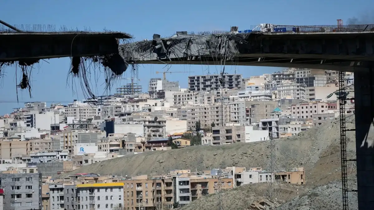 Iran hits Gulf refineries as Trump warns U.S. will attack Iranian bridges, power plants - 2