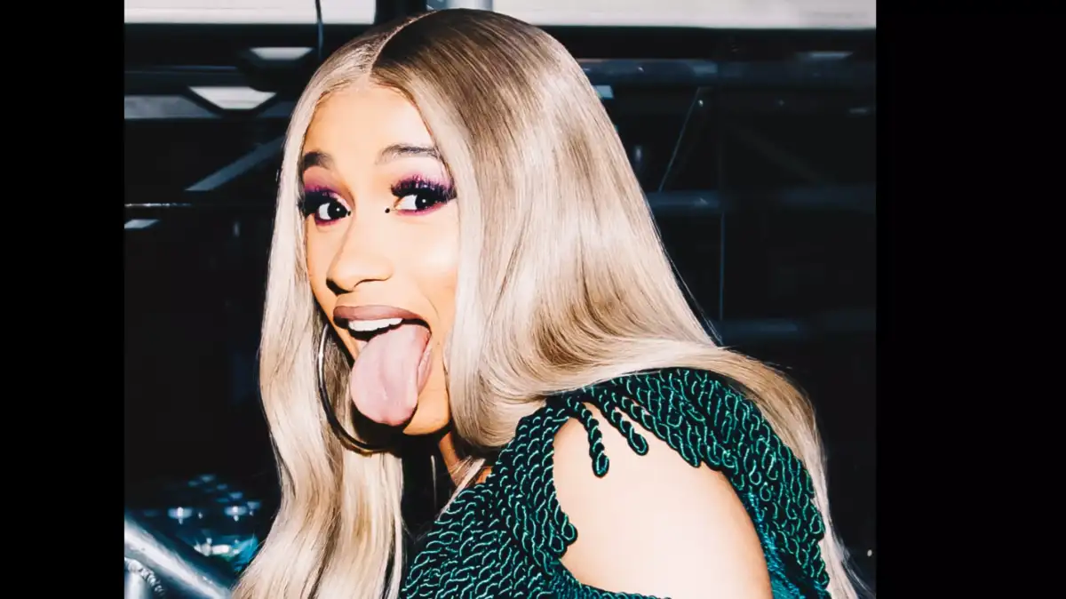 Cardi B Has the Best Reaction to Nicki Minaj's Sister Attending Her Concert Amid Rappers' Feud - 1