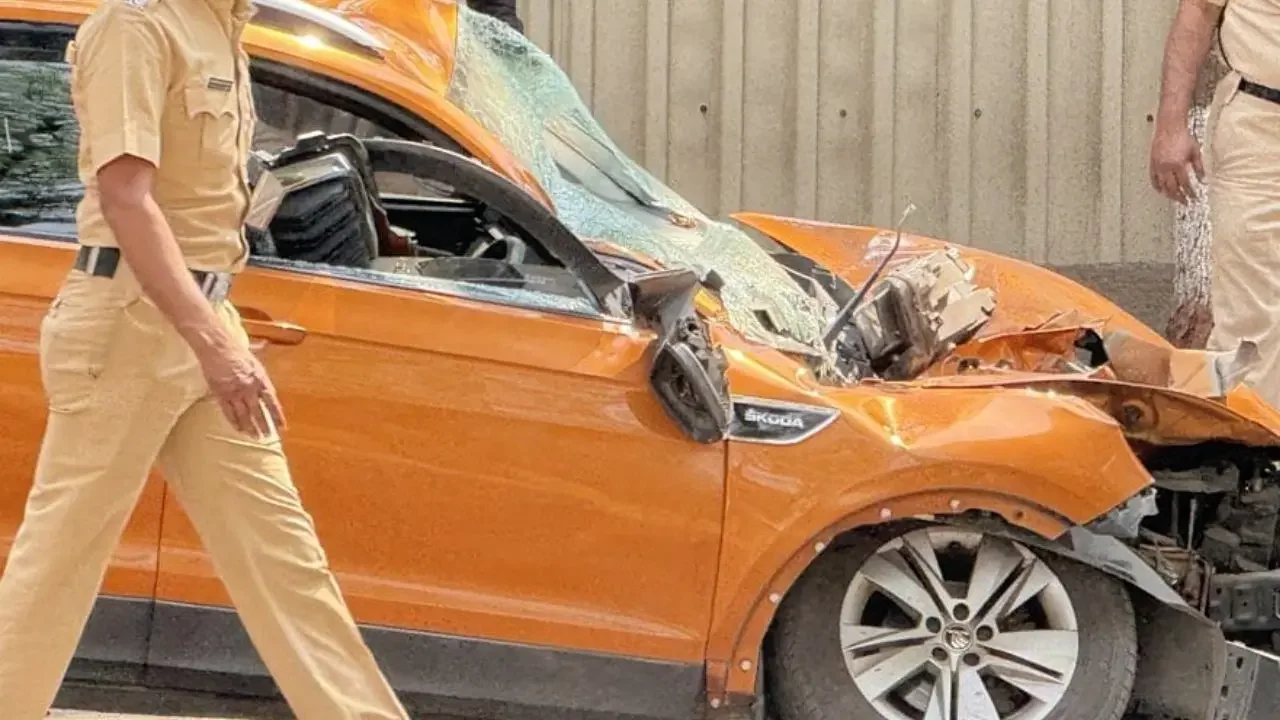 Portion of Mumbai Metro pillar collapses in Mulund; several injured - Times of India - 4