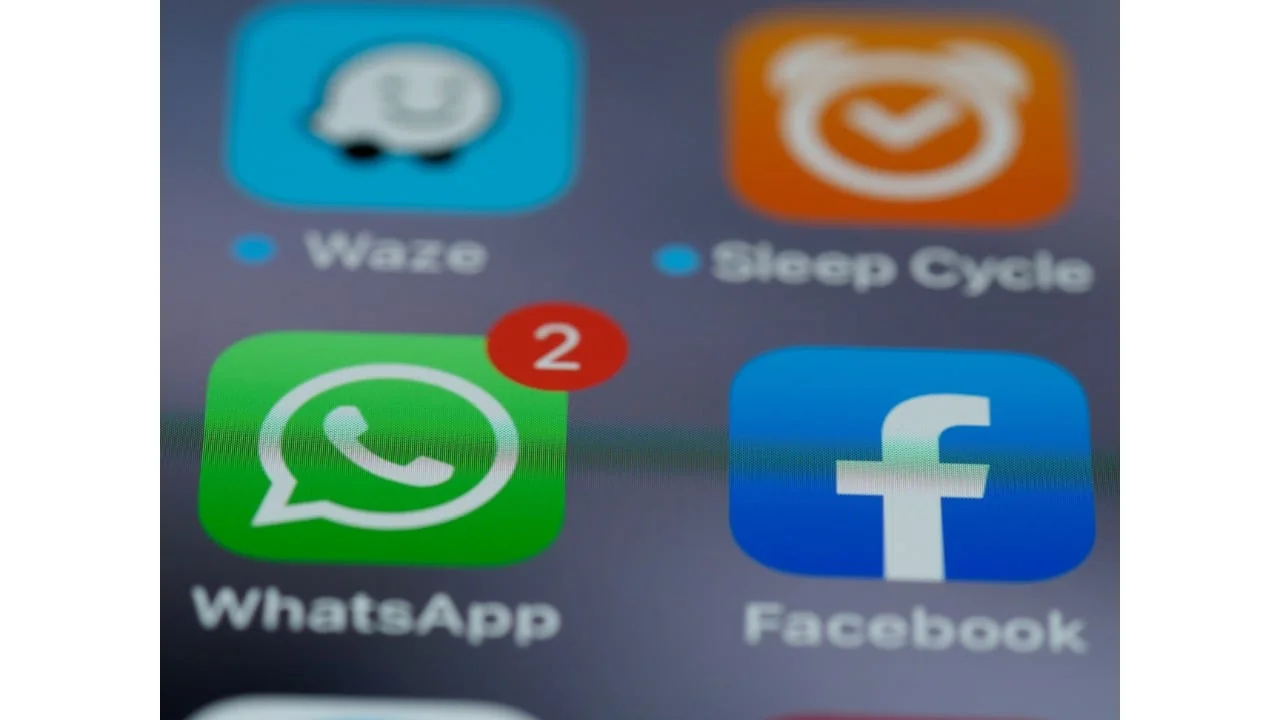 Russia moves to block WhatsApp in messaging app crackdown - 3