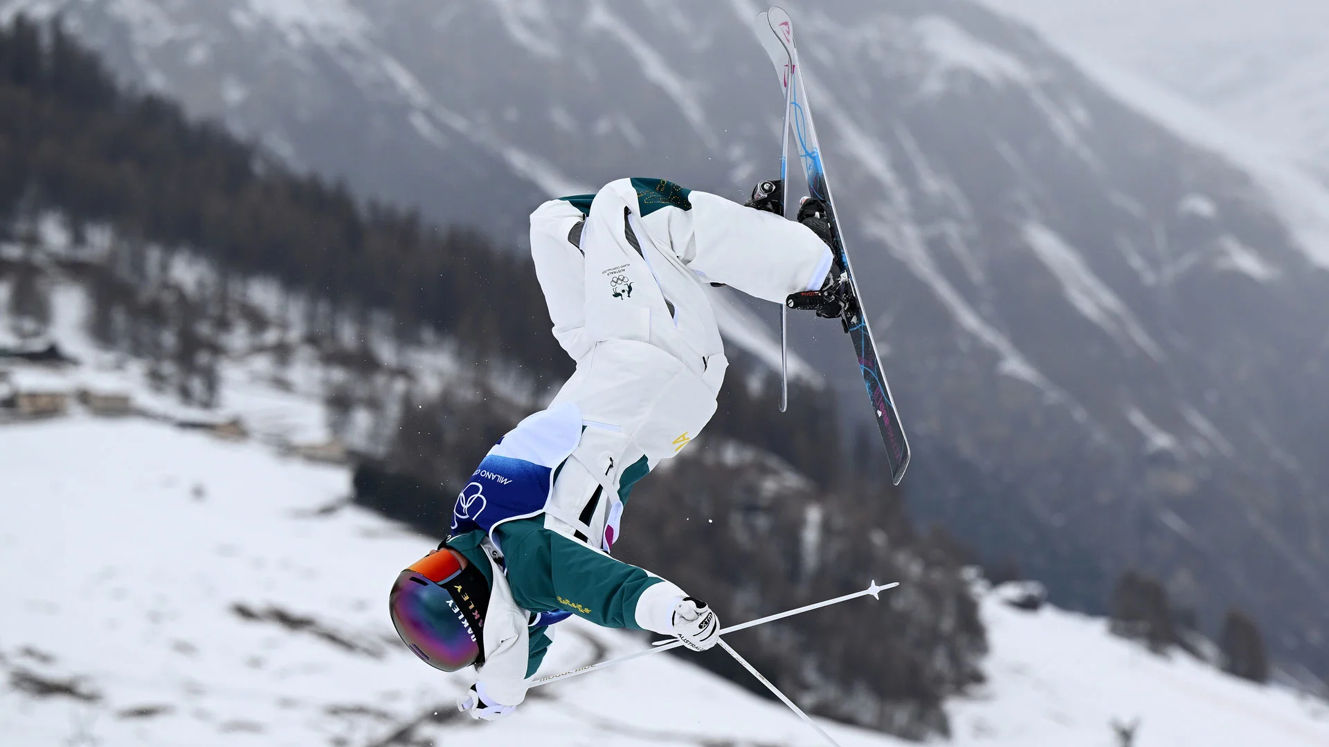 American Elizabeth Lemley wins moguls gold, Canada's Maïa Schwinghammer 5th - 3
