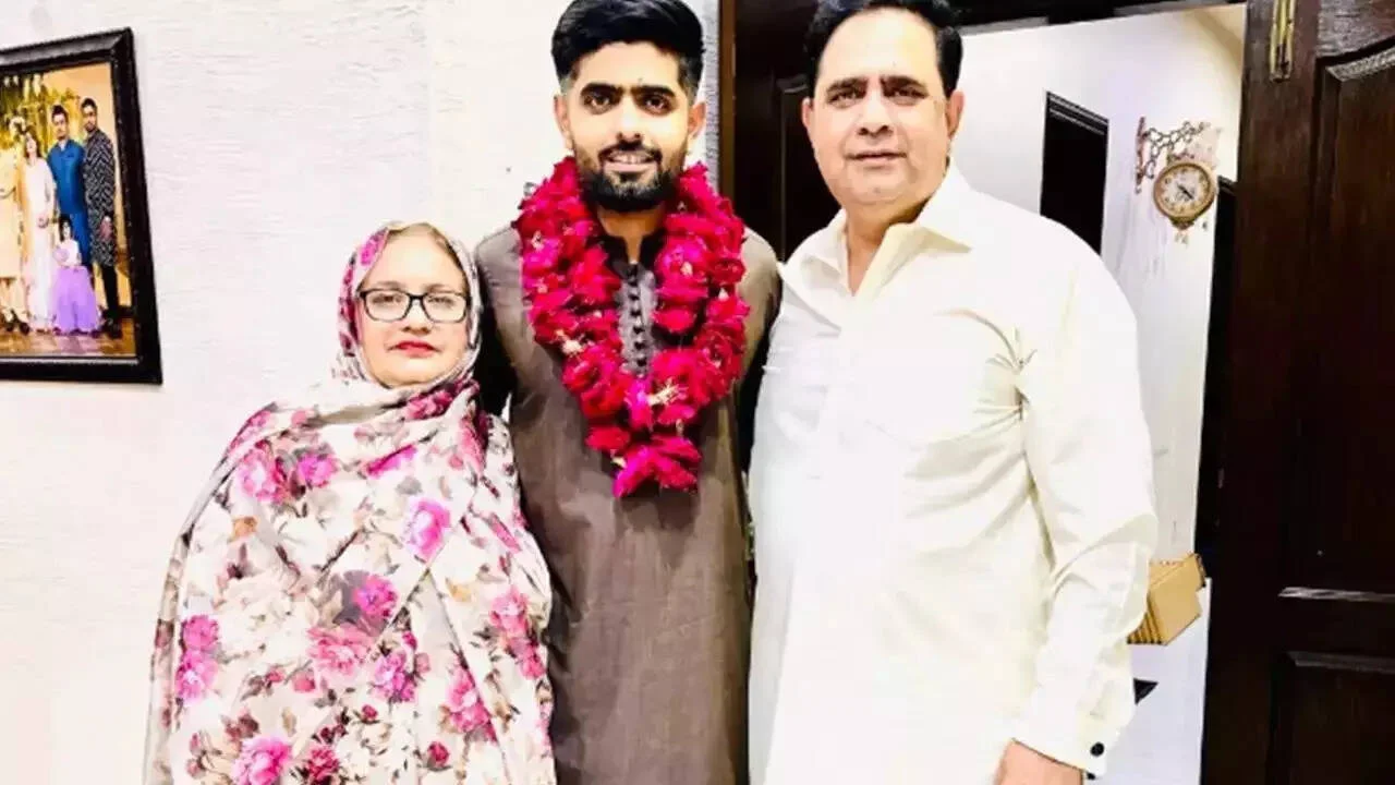 'Today my heart was very sad...': Babar Azam's father's post on Ahmad Shahzad goes viral; Was it a reply to son's trolling on live TV? - 2