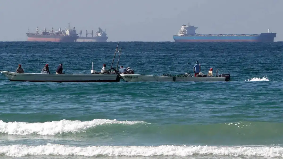 Iran Offers Any Country a Free Pass Through the Strait of Hormuz With One Terrifying Condition - 1