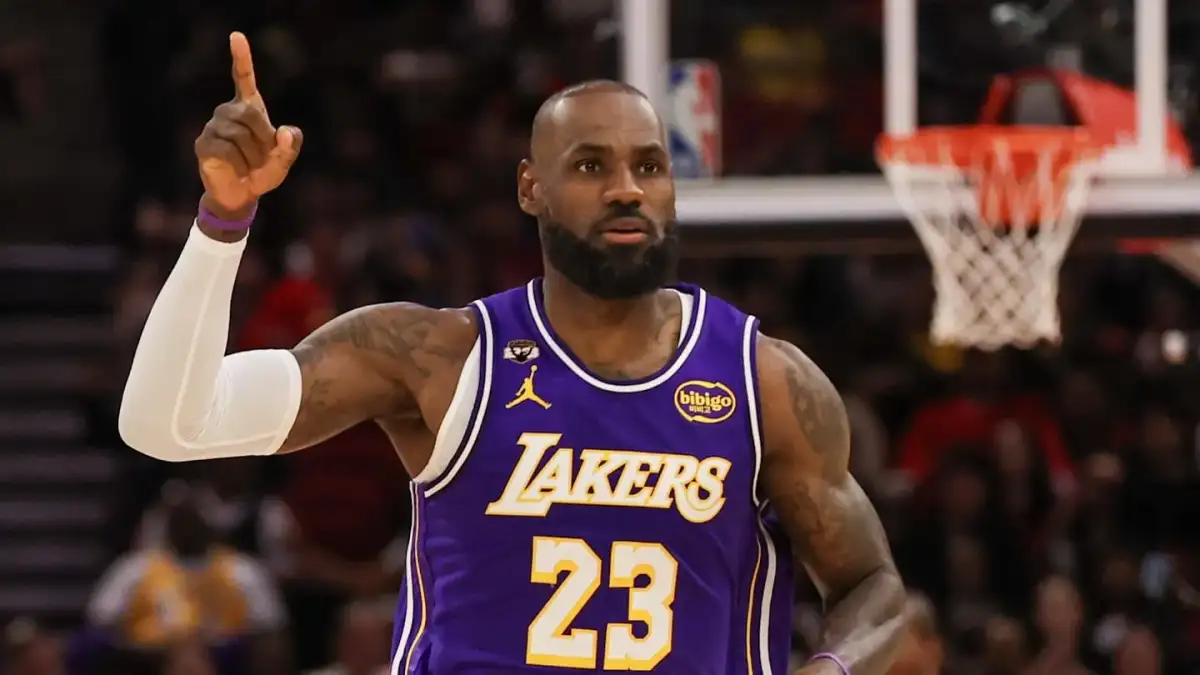 Lakers’ LeBron James breaks NBA record for games played - 2