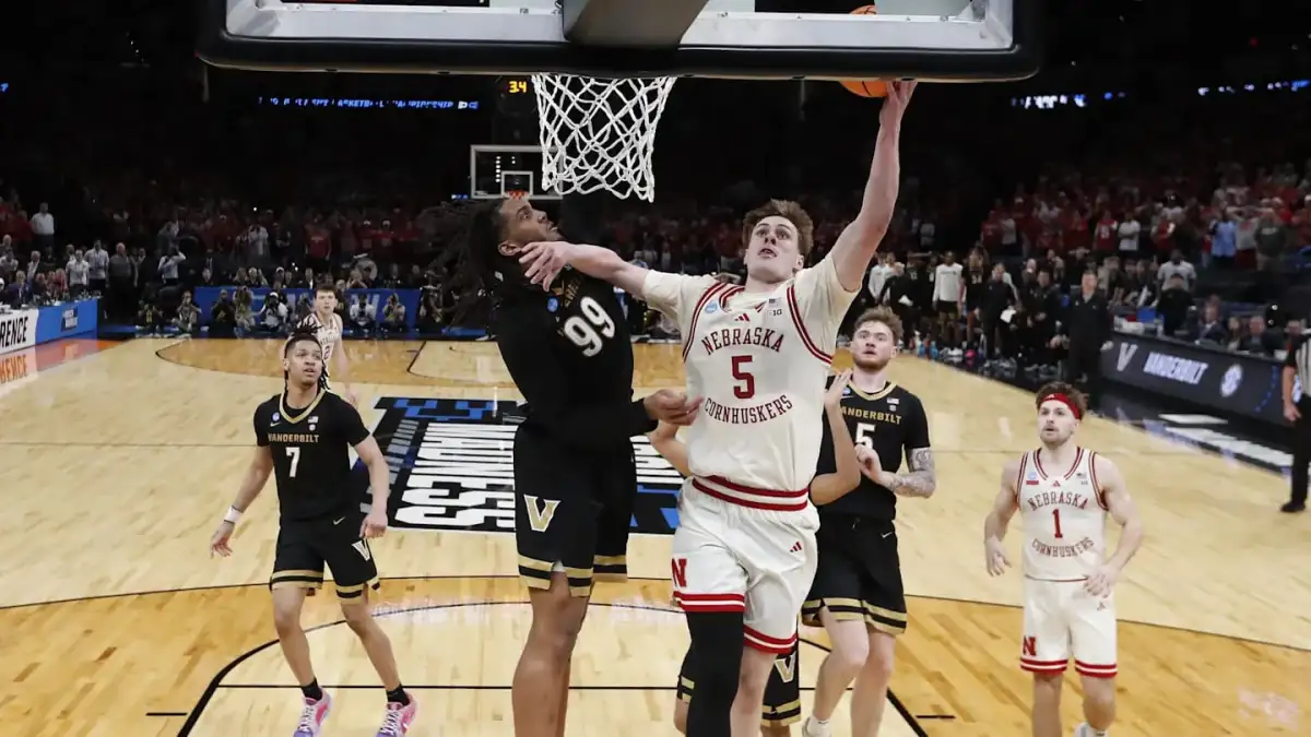 Nebraska basketball survives Vanderbilt to advance to the Sweet 16 - 2
