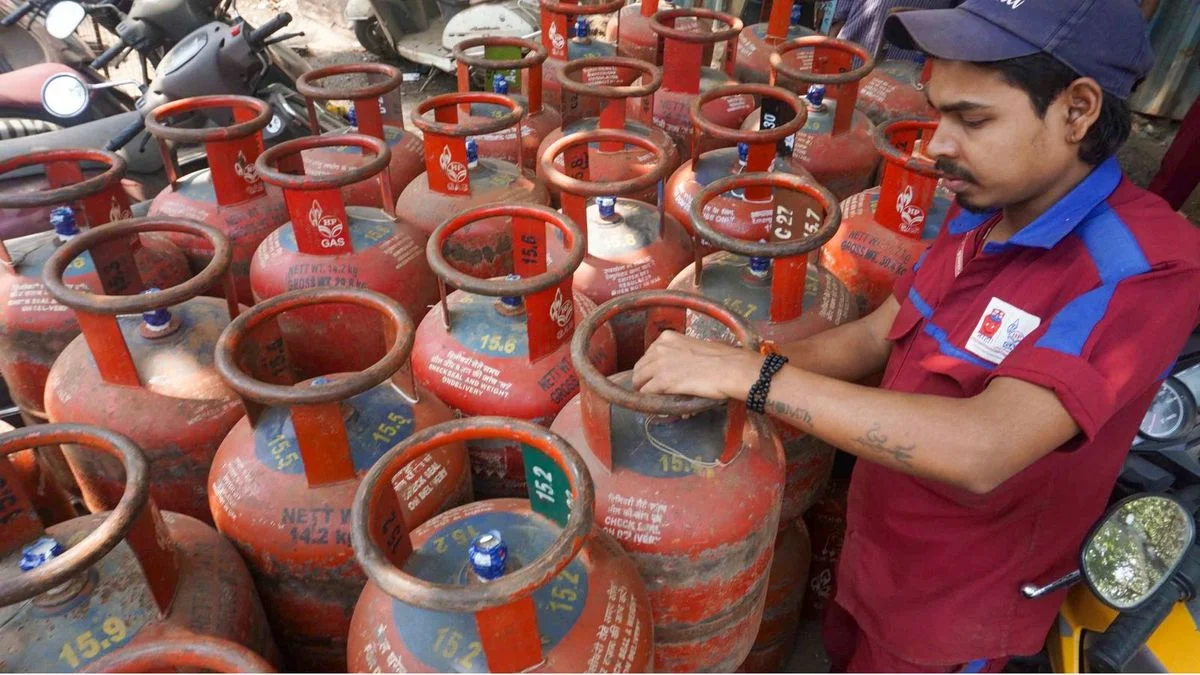 Delhi govt to provide free LPG cylinder to eligible households on Holi, Diwali: CM Rekha Gupta - 2