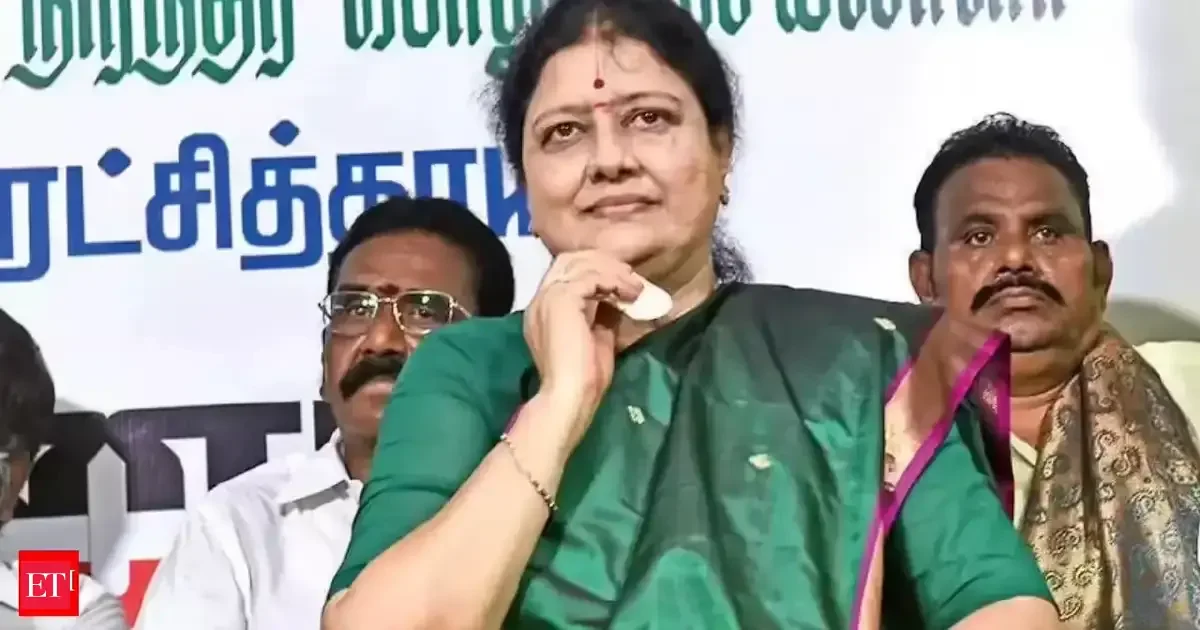 Sasikala begins consultations with supporters on finalising strategy for 2026 T.N. Assembly poll - 2