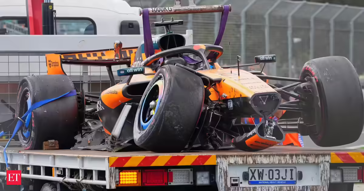 Piastri crashes out before Russell wins Melbourne GP - 4