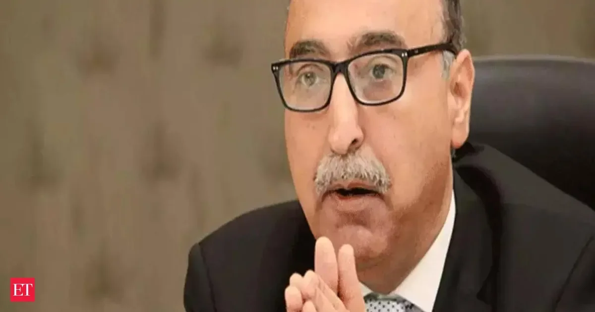 Justin Clarke-Doane, Reply to Blue, “Can Philosophy do Anything for Set Theory?” - 3