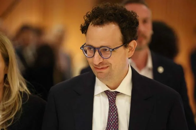 Trump Tells Feds to Stop Using Claude AI After Anthropic Stood by Surveillance Restrictions - 3