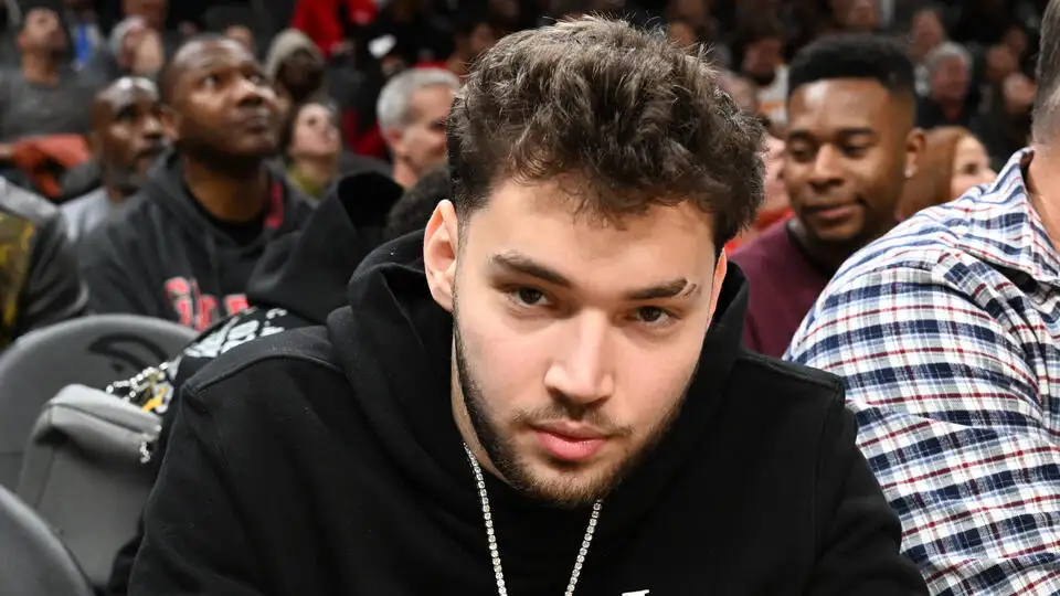 Adin Ross Claims TMZ Paid to Leak His Sister's Death and Says, 'And I Will Find Out Who It Was' - 4