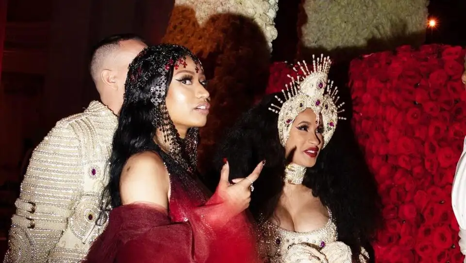 Cardi B Has the Best Reaction to Nicki Minaj's Sister Attending Her Concert Amid Rappers' Feud - 3
