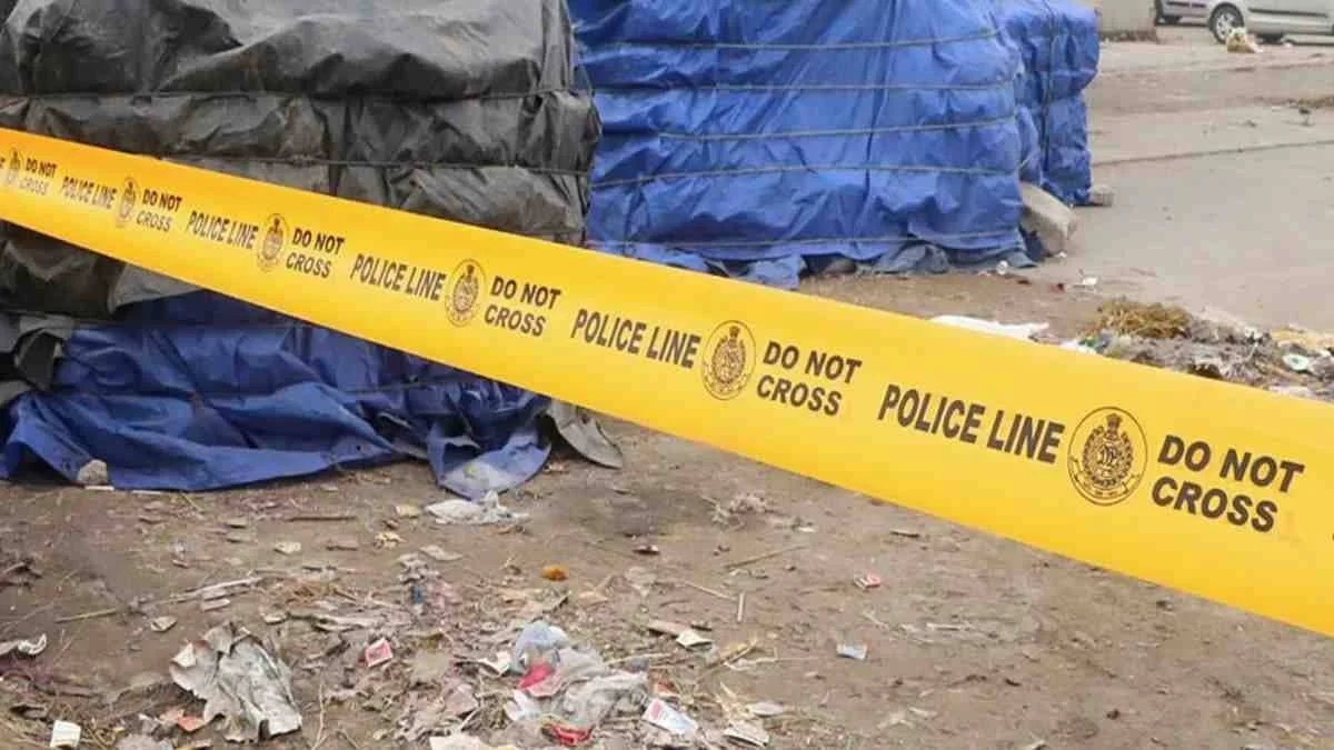 6 killed as speeding truck runs over bus passengers on Yamuna Expressway in Mathura - 1