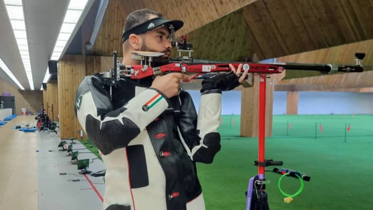 Aishwary claims 50m rifle 3P gold - 2