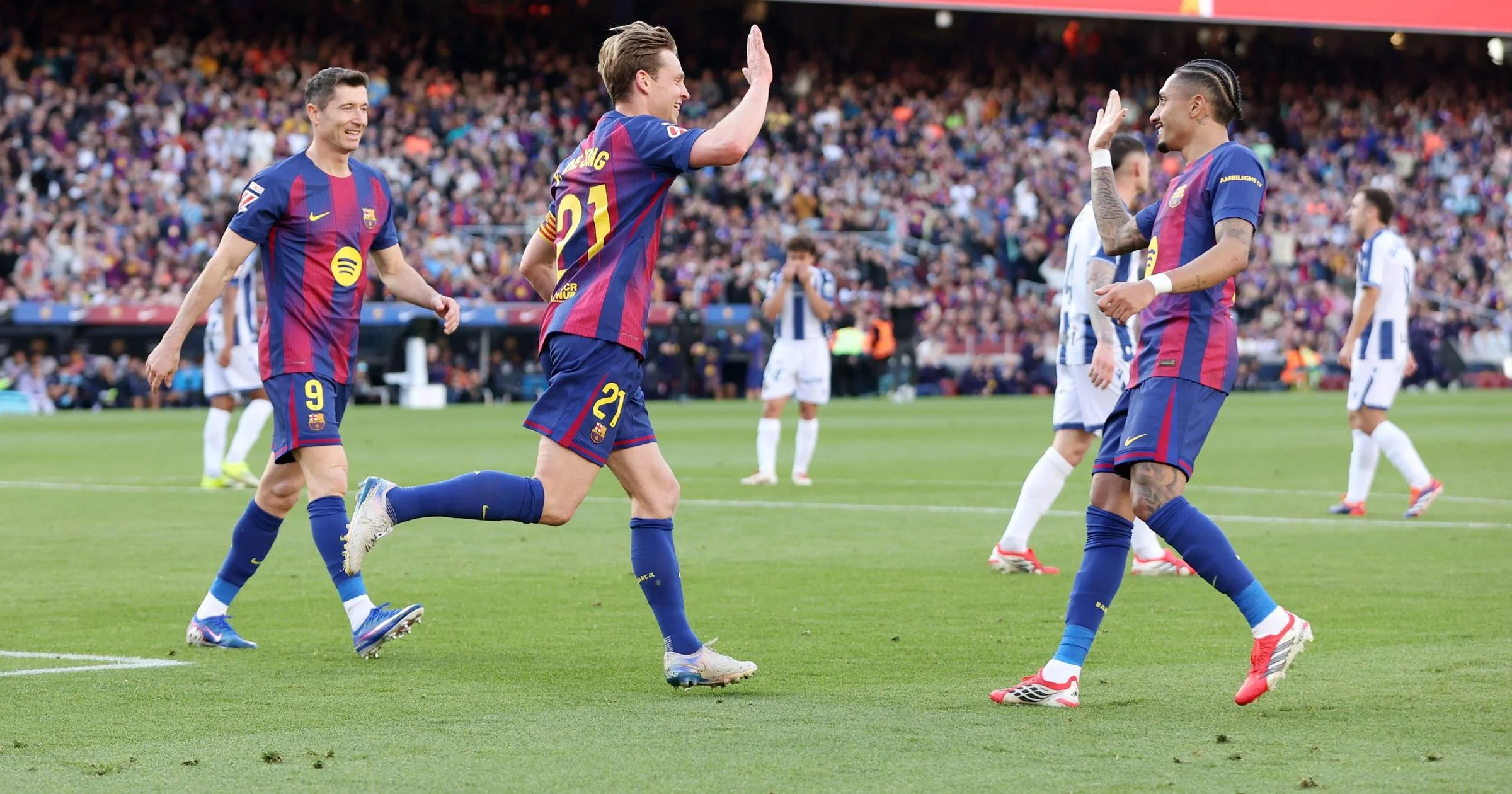 La Liga: Barcelona pounces on Real Madrid stumble and regains lead with win over Levante - 1