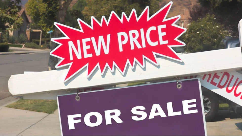 US new home sales fall in December; inventory declines - 1