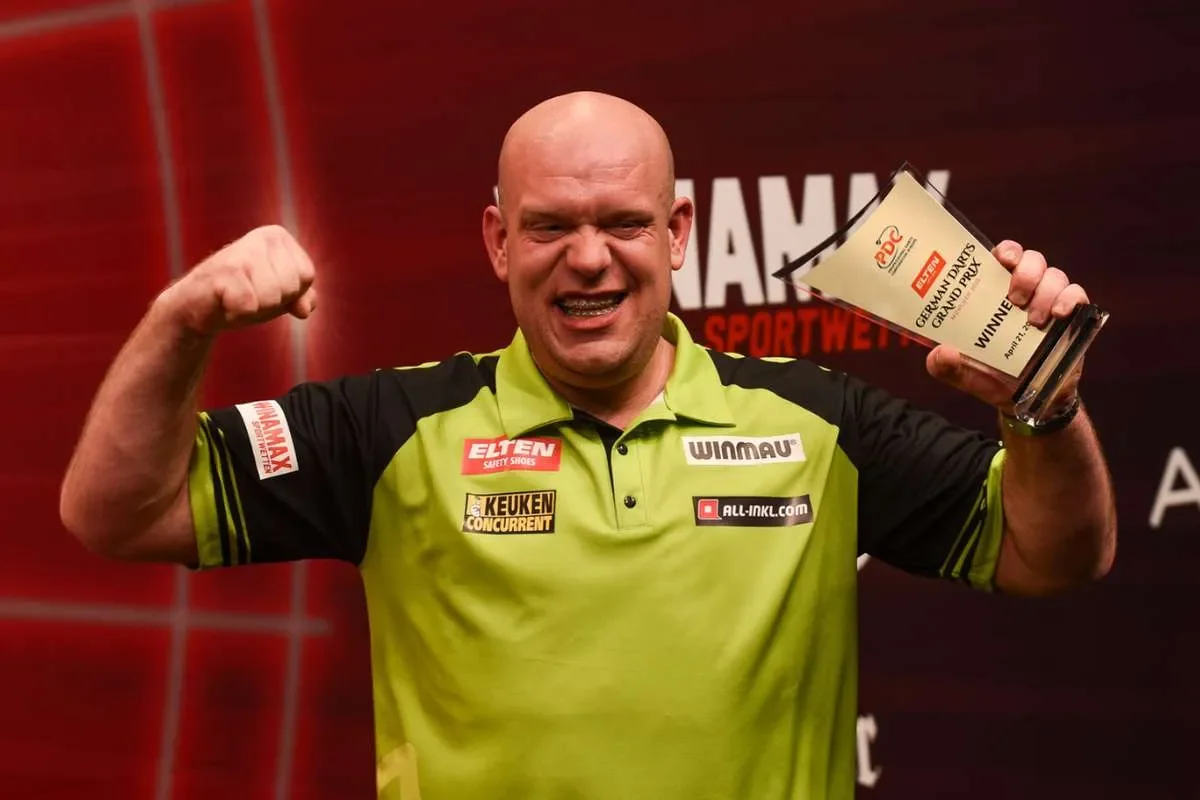 German Darts Grand Prix 2026: Van Veen top seed for return to action after Littler spat - 2