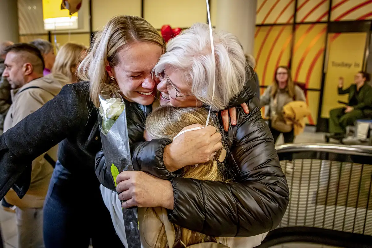 MAGA actor James Woods quits Republican Party as he brands GOP lawmakers 'traitors' - 4