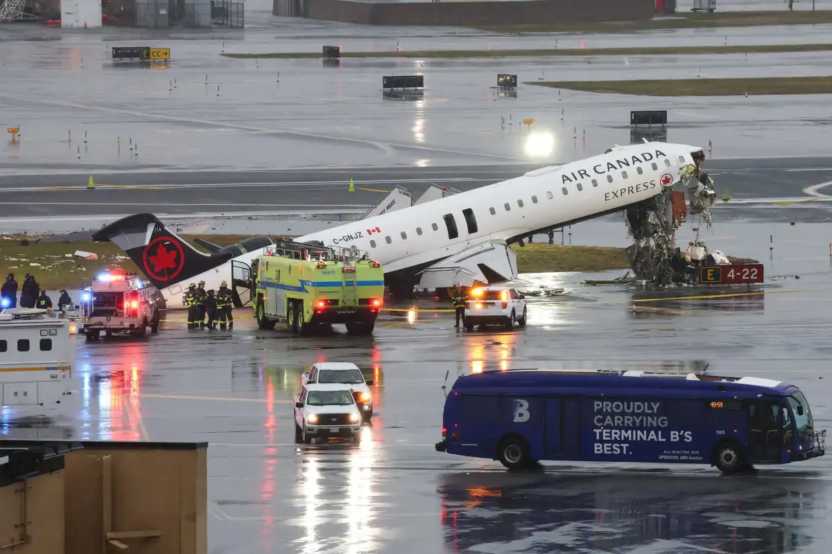 Jet collides with vehicle at New York airport - 2