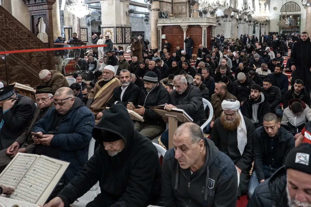 JD Vance says Iran would be 'dumb' to abandon ceasefire after huge Israeli attack on Lebanon prompted fury: Live updates - 3