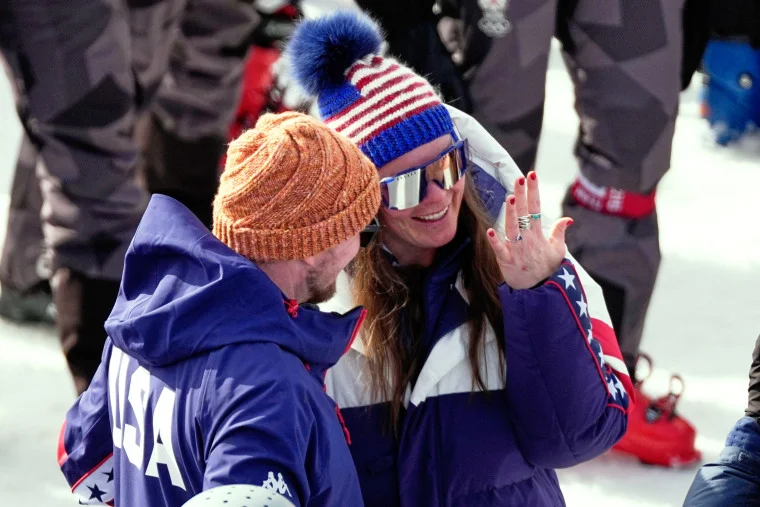 Olympic champion Breezy Johnson crashes out of super-G then gets engaged at end of course - 4