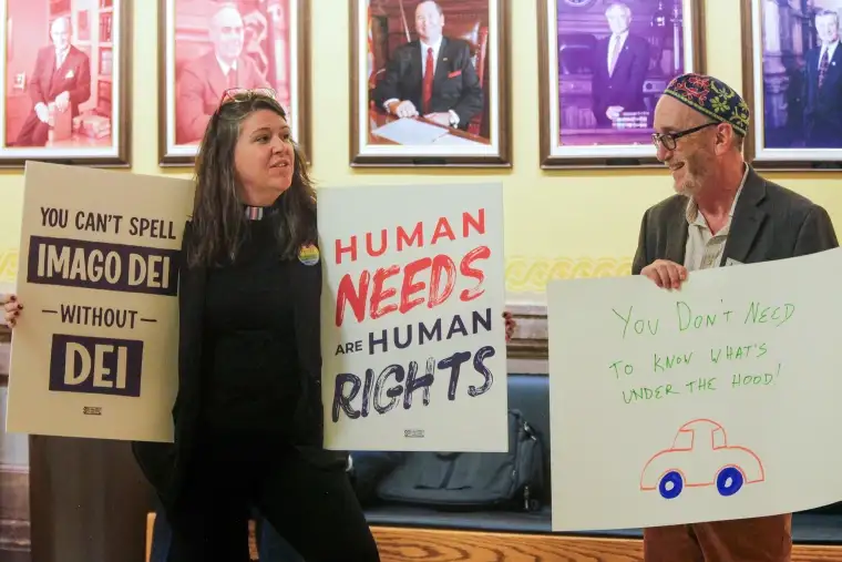 Kansas Law Wipes Out 1,700 LGBTQ Driver's Licences — Trans Residents Fight Back With Lawsuits - 3